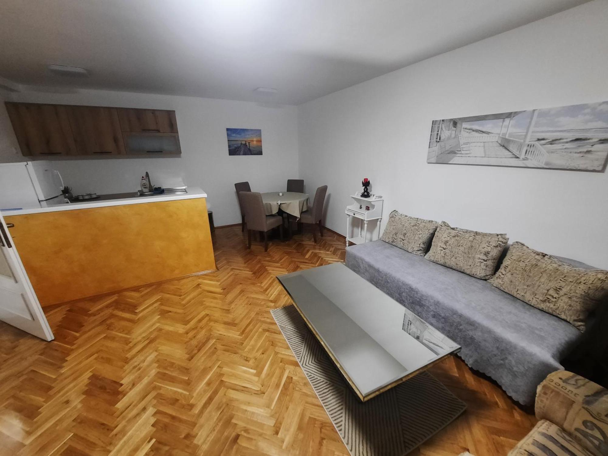 Apartment Lana *